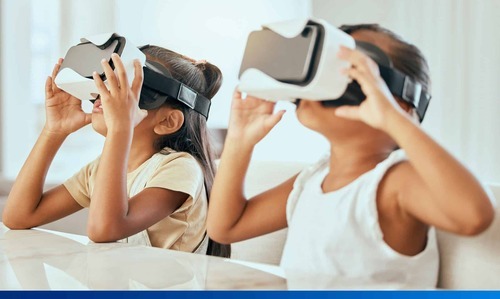 crianças com oculos de realidade virtual